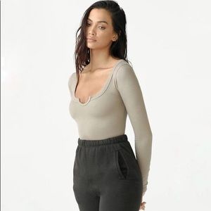 Joah Brown My Main Henley in taupe